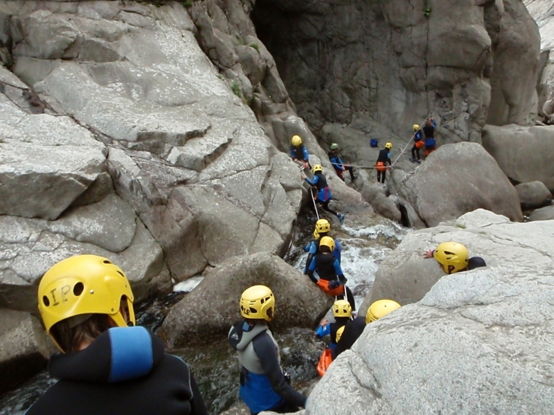 Village Camps International Summer Camp Ard&egrave;che, France 2019-07-26 https://www.villagecamps.com/journals_admin/images/67-26-Navigating the way down the canyon.jpg